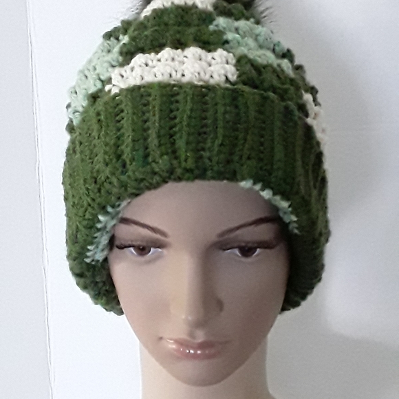 Super Cute Winter Hat (NWOT) - Picture 5 of 10
